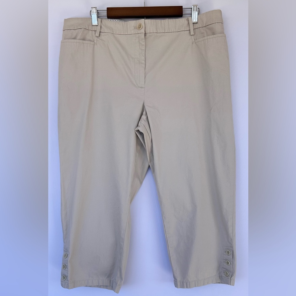 Talbots Women’s Perfect Skimmer Capri Pants Flat Front‎ Khaki/Sand Size 18